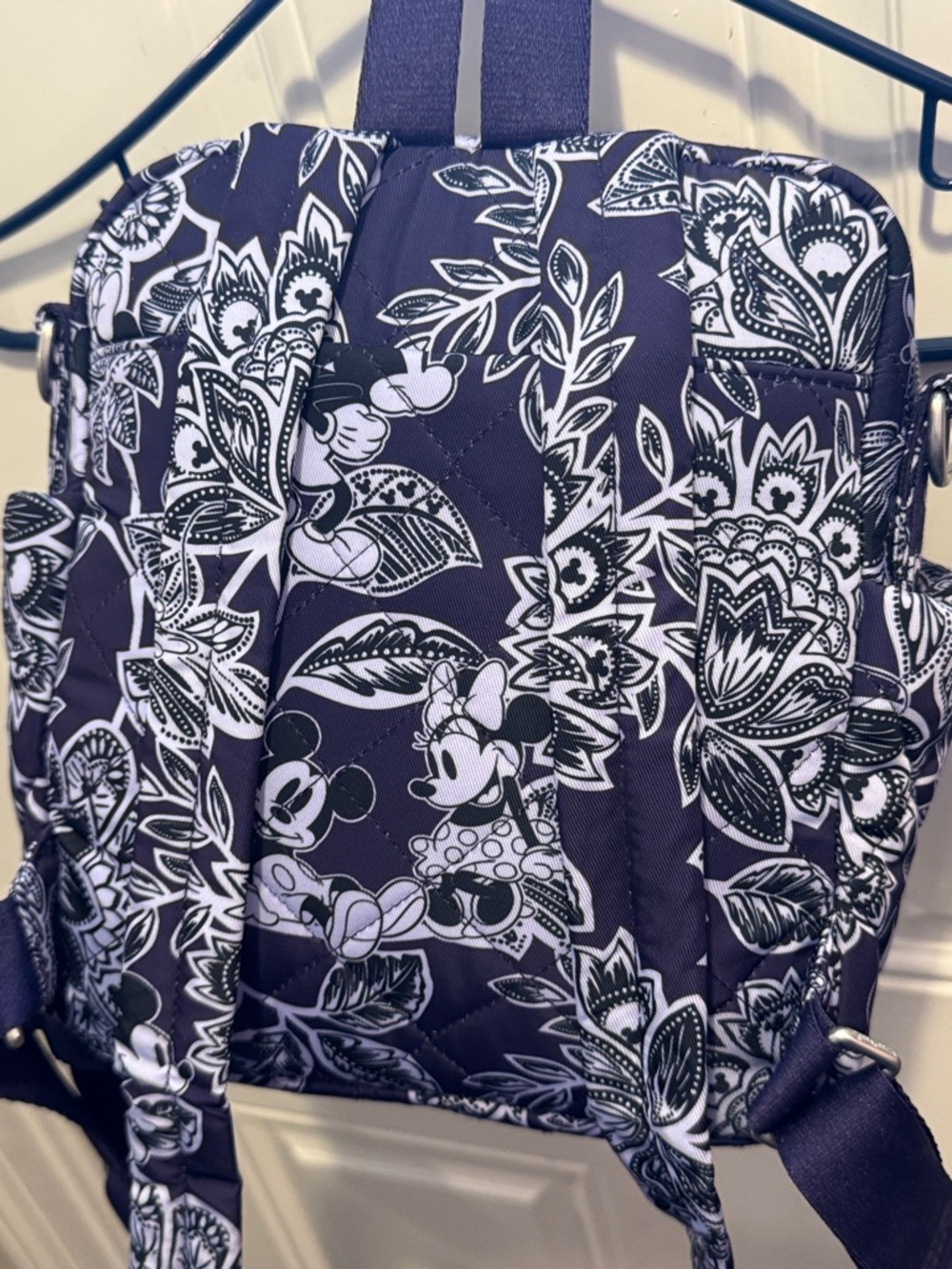 Vera Bradley x Disney Convertible Small Backpack Mickey & Minnie's Flirty Floral - Picture 6 of 8